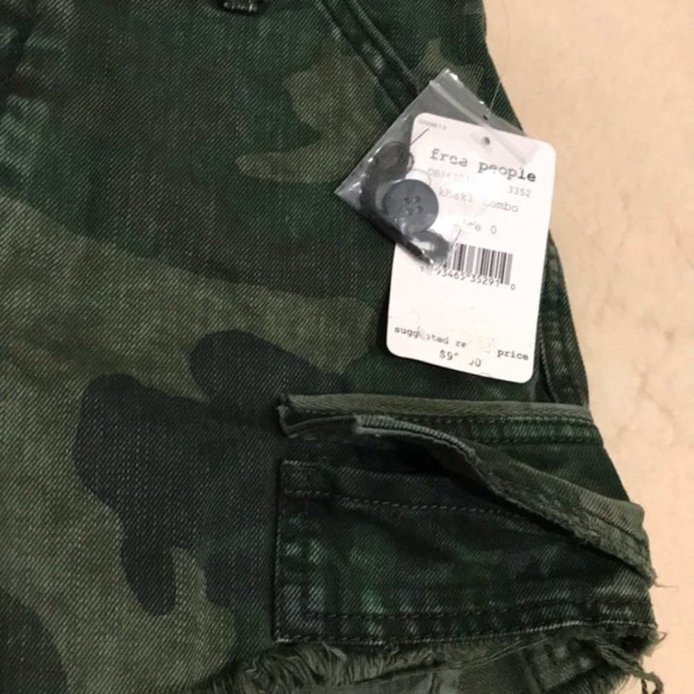 Free People Commander Cut Off Shorts.0,2,4,6,8 - Picture 3 of 9